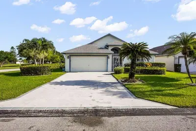 5025 Robino Circle, West Palm Beach – Single Family Residence for sale