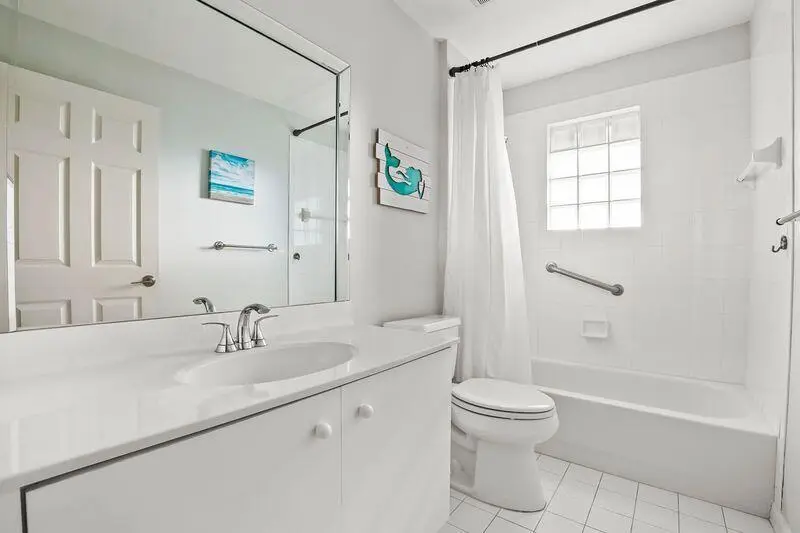 BATHROOM1 5025 ROBINO at 5025 Robino Circle, West Palm Beach