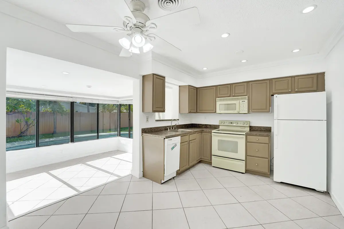 DSC07722 at 4360 NE 13th Avenue, Oakland Park
