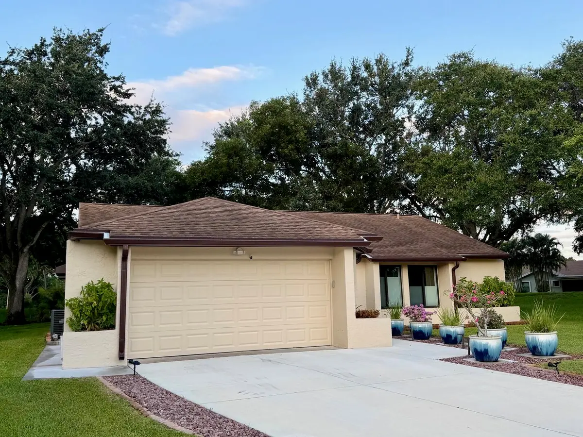 Front views at 18117 102nd Way, Boca Raton