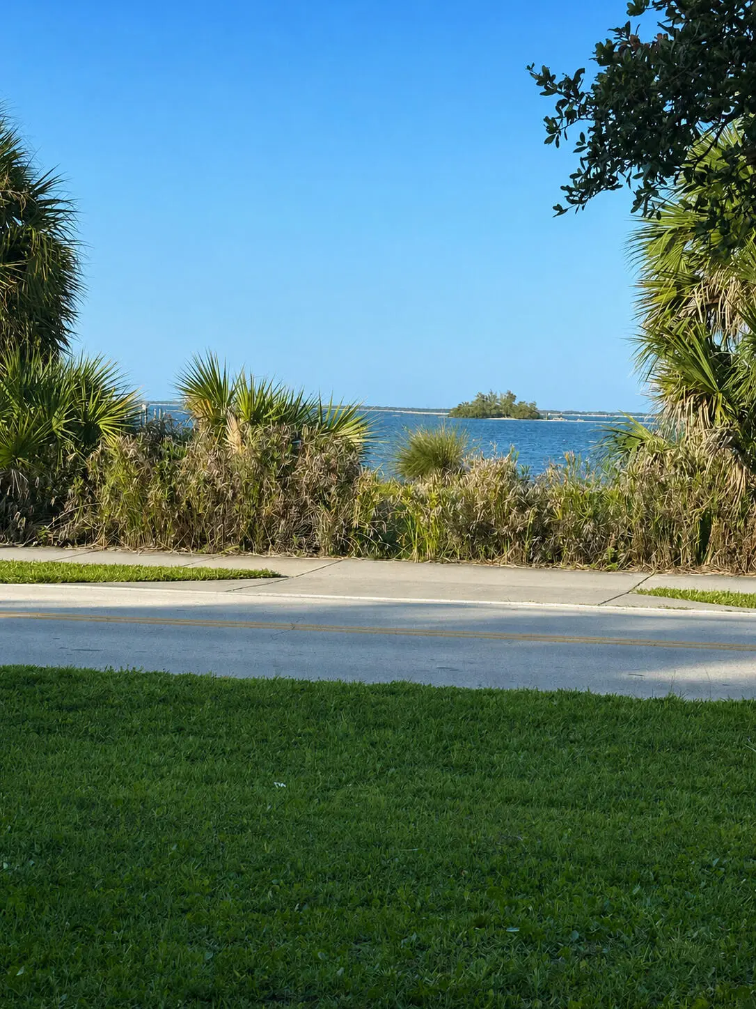 TCT1104/1026 at 1026 INDIAN RIVER Drive, Sebastian
