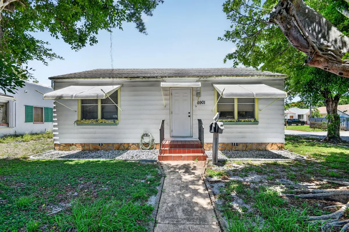 3-web-or-mls-035_DSC_6660 at 6901 Garden Avenue, West Palm Beach