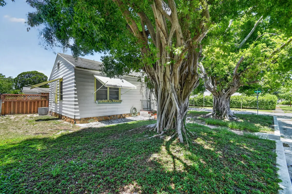 4-web-or-mls-036_DSC_6665 at 6901 Garden Avenue, West Palm Beach