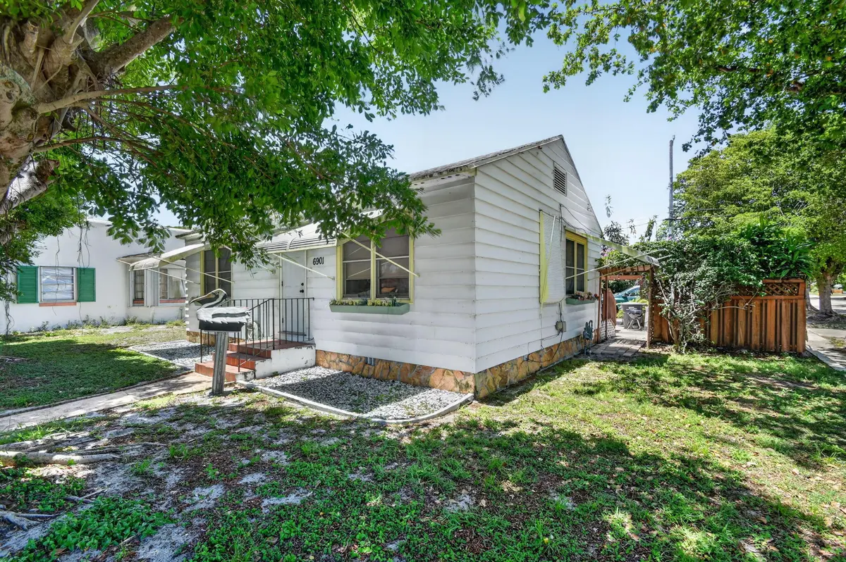 6-web-or-mls-038_DSC_6675 at 6901 Garden Avenue, West Palm Beach