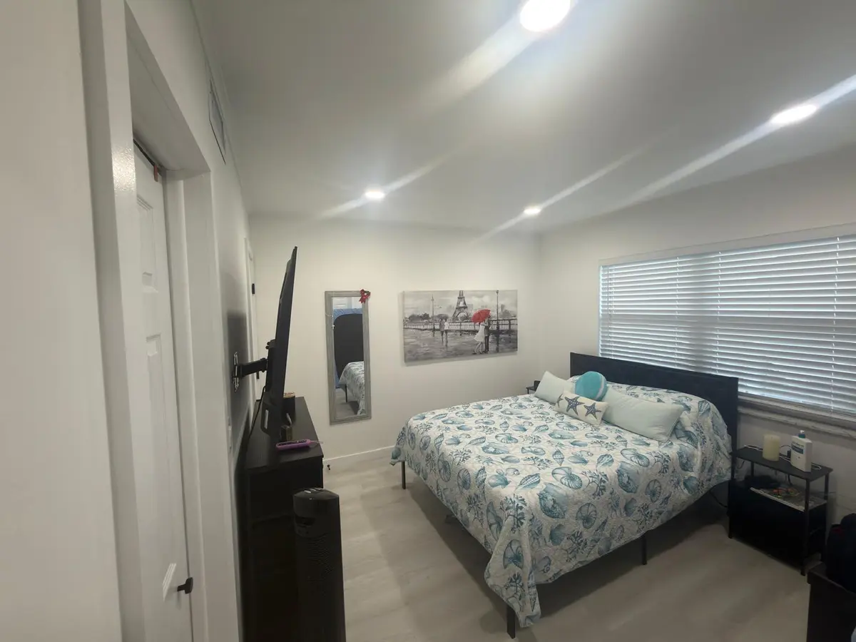 848ec2a7-f048-4e82-bc97-3ee1302aa84a at 401 S GOLF Boulevard 270, Pompano Beach