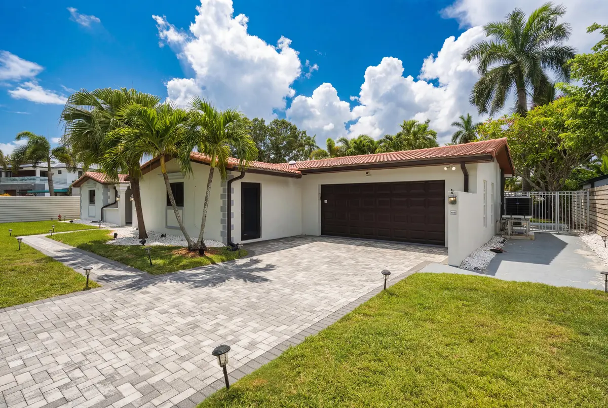 photo_reedit_e709d135 at 2587 SW 30TH Avenue, Fort Lauderdale