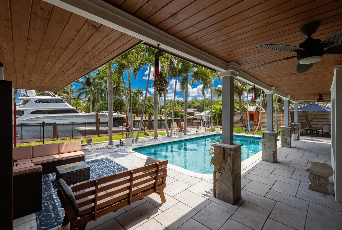 photo_reedit_646a2641 at 2587 SW 30TH Avenue, Fort Lauderdale