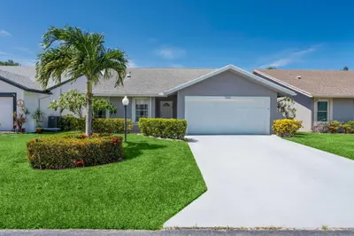 5256 Tiffany Anne Circle, West Palm Beach – Single Family Residence for sale