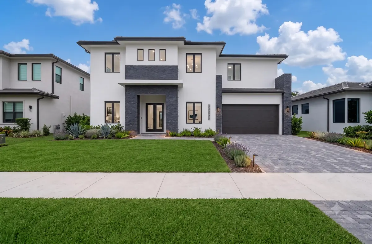 Oaks 3 at 13044 DAVIE OAKS Drive, Davie