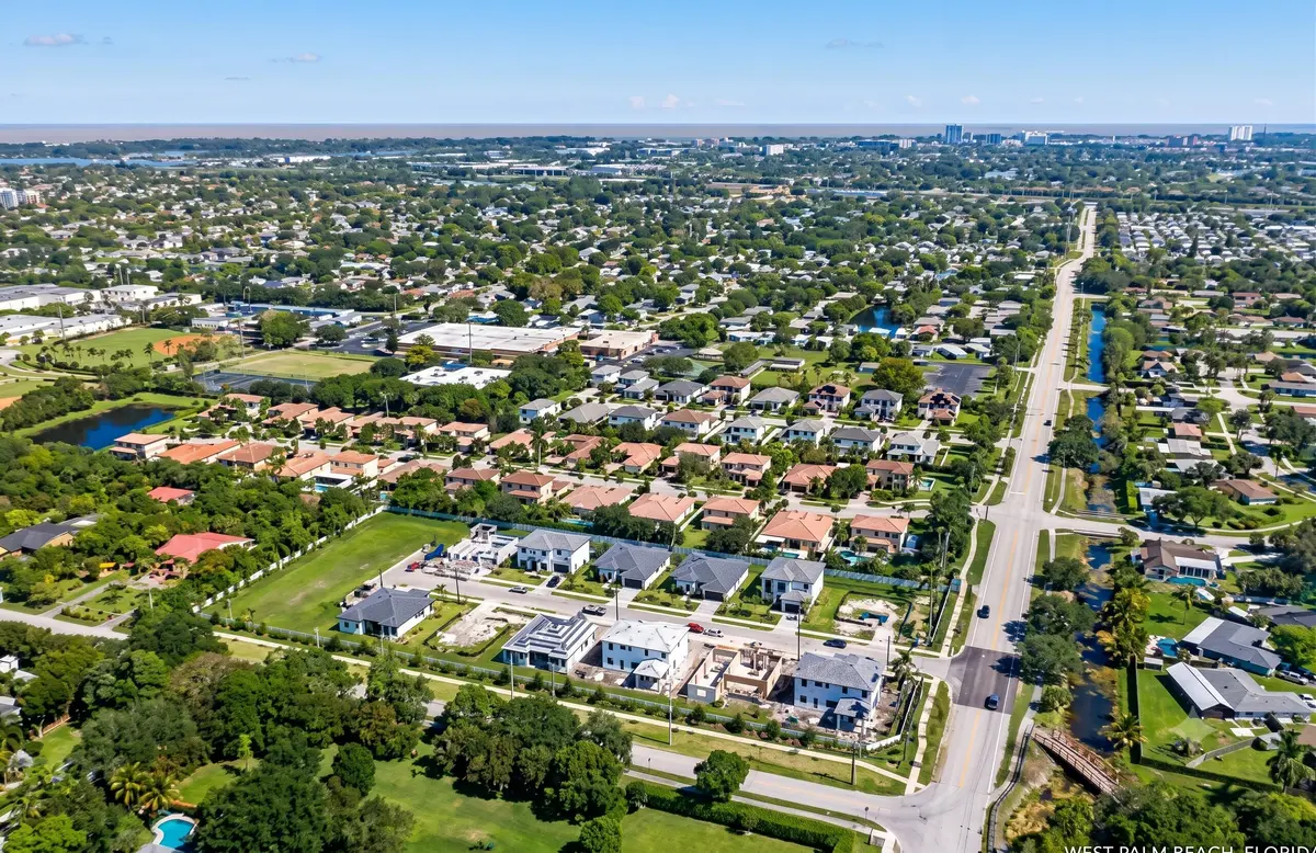 Oaks 2 at 13044 DAVIE OAKS Drive, Davie