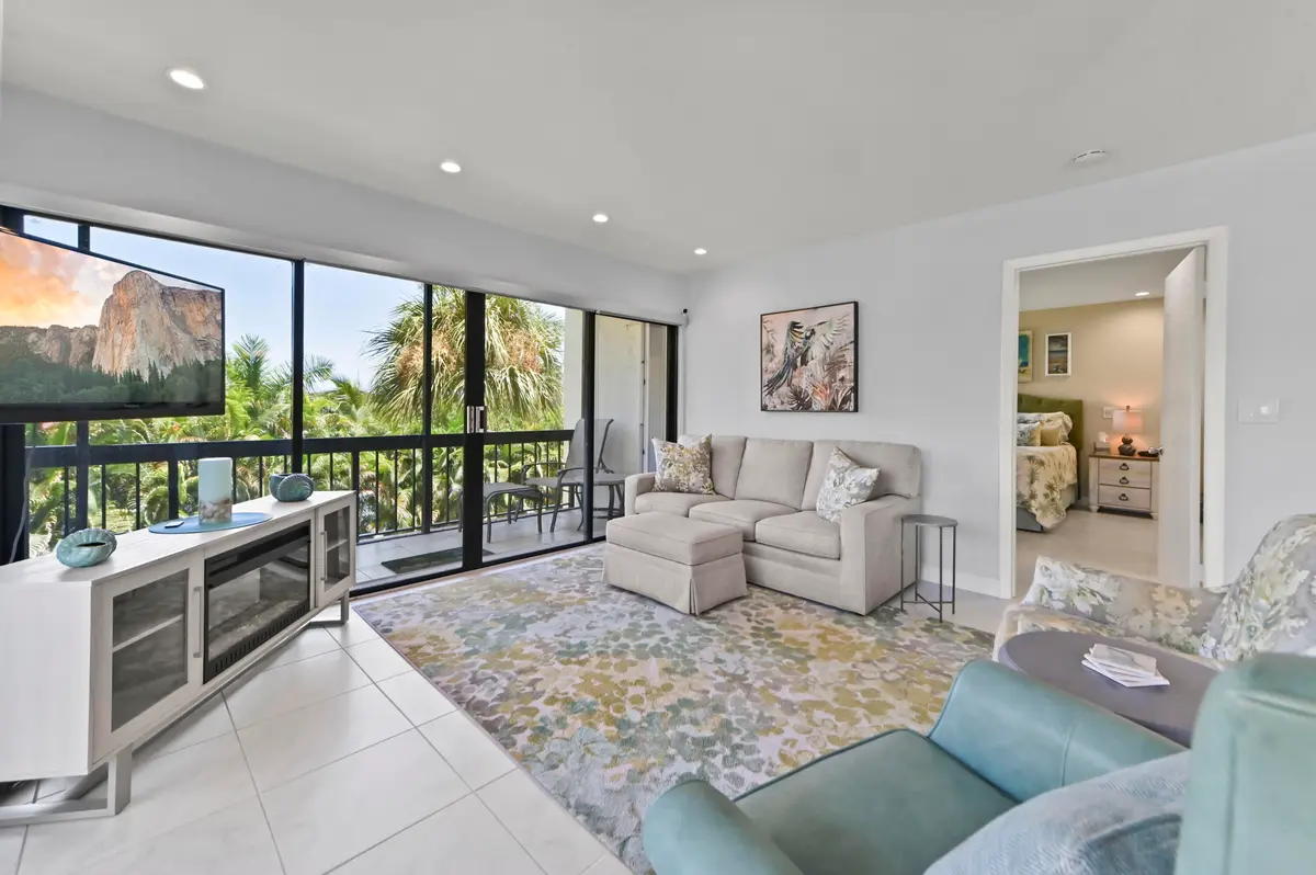 04 Living Room 02 at 2550 Presidential Way 301, West Palm Beach