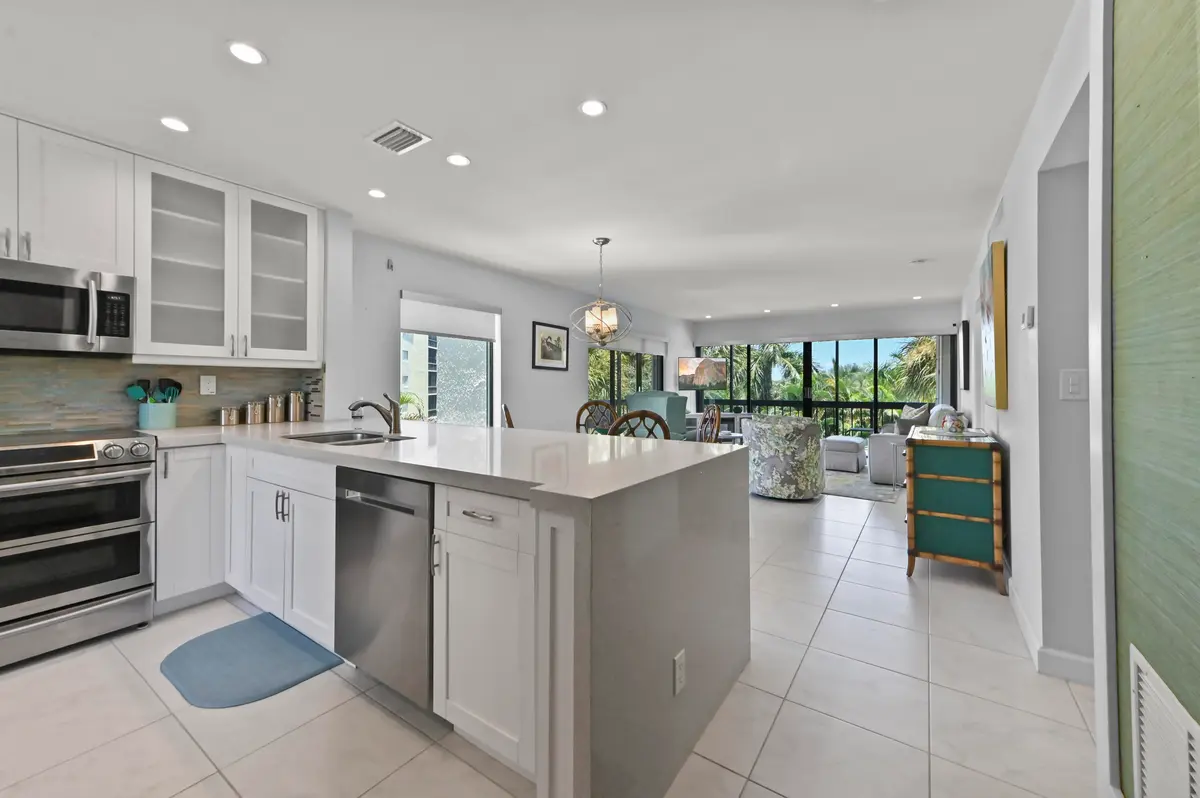 09 Kitchen 01 at 2550 Presidential Way 301, West Palm Beach