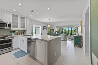 2550 Presidential Way 301, West Palm Beach – sold