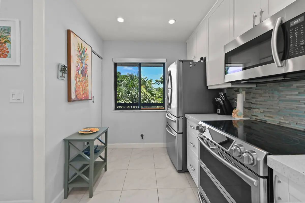 11 Kitchen 03 at 2550 Presidential Way 301, West Palm Beach