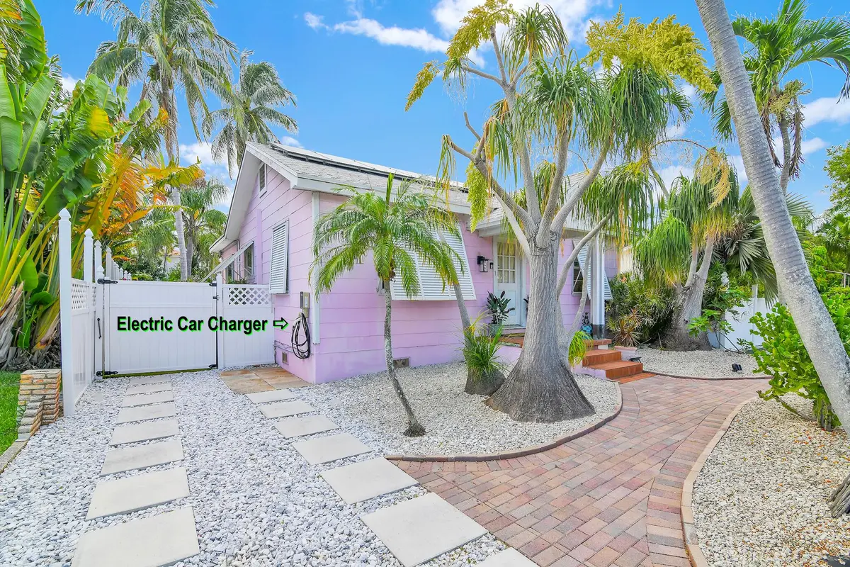 Electric Car Charger at 3218 Palm Drive, Delray Beach