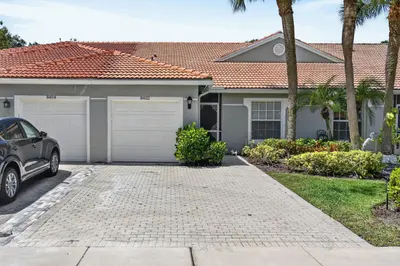 8402 Logia Circle, Boynton Beach – Villa for sale