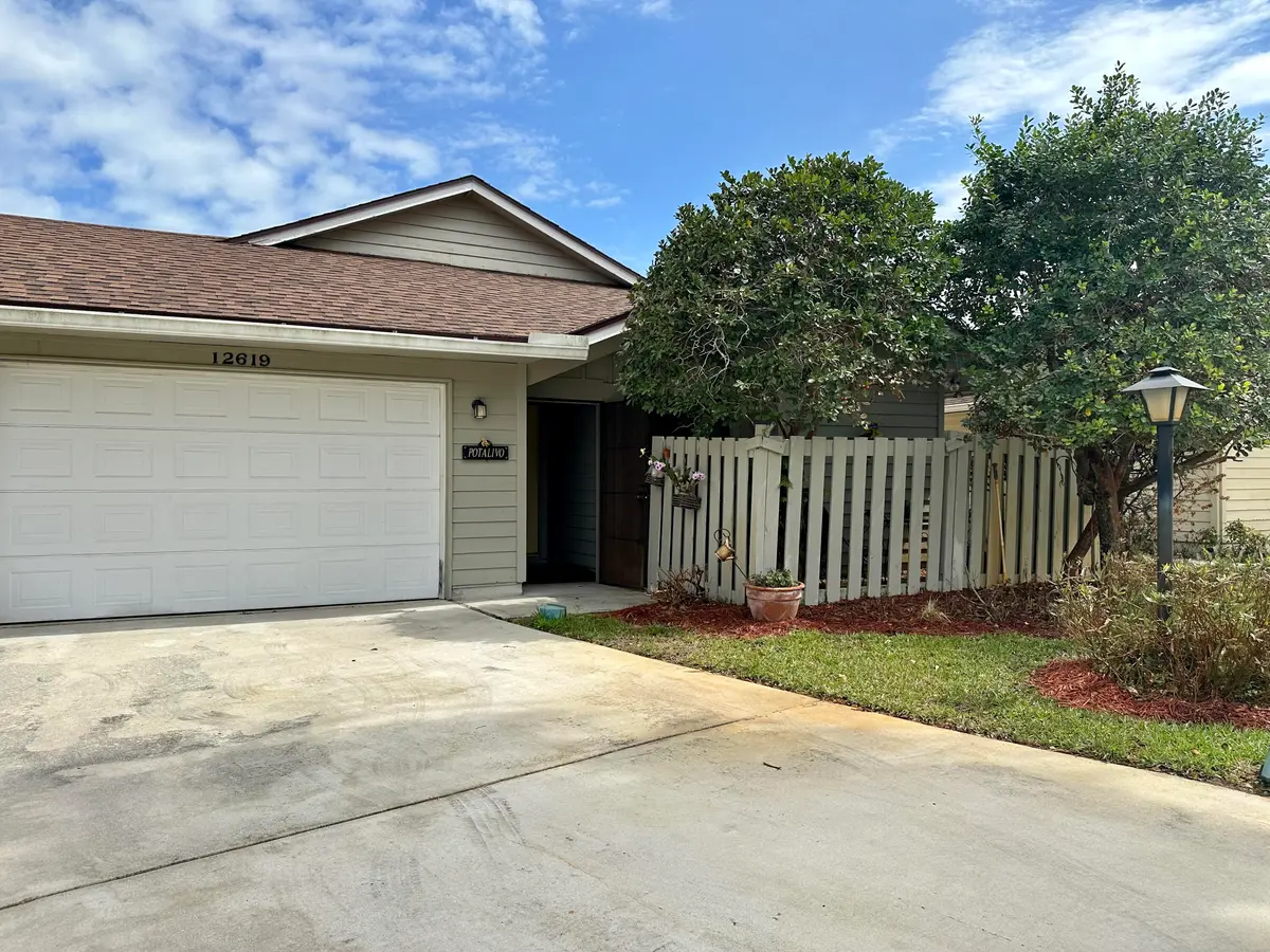 Front of property at 12619 SE CASCADES Court, Hobe Sound