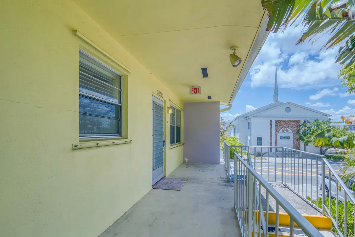 4R7A0007_hdr at 216 N FEDERAL Highway 8, Lake Worth Beach