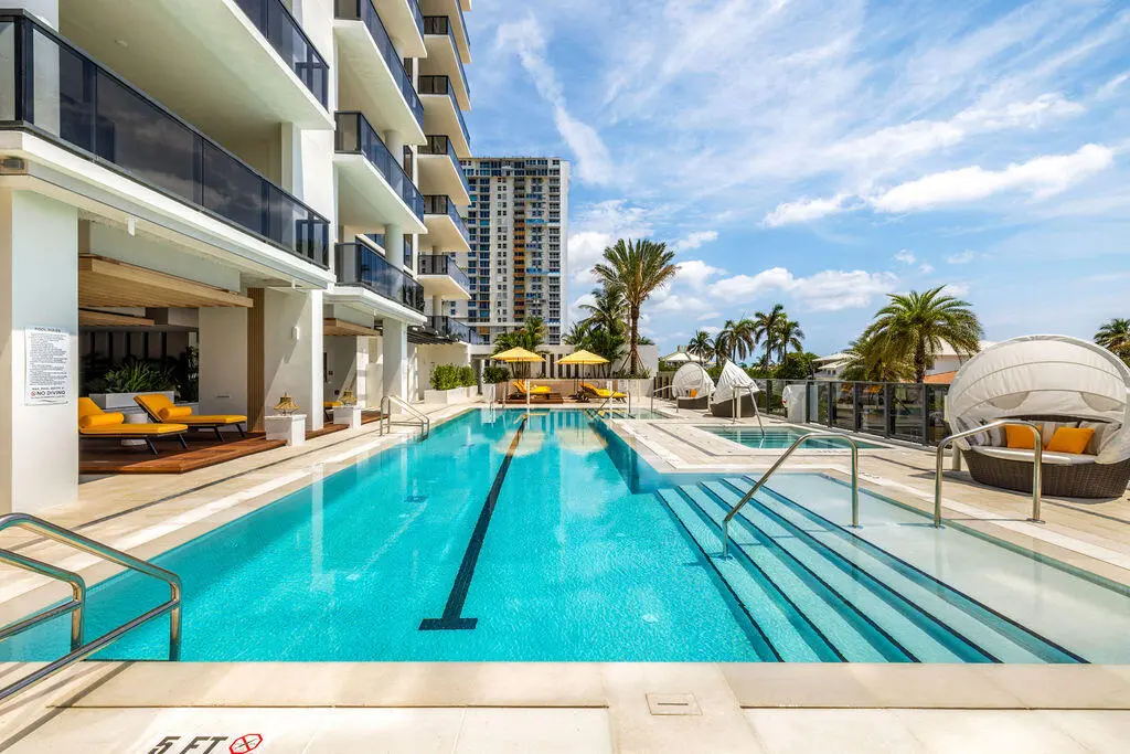 ET6A2501 at 305 Briny Avenue 402, Pompano Beach