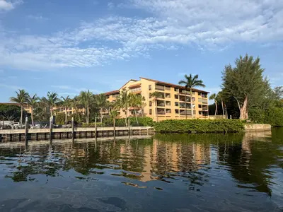 1036 US-1 221, North Palm Beach – leased