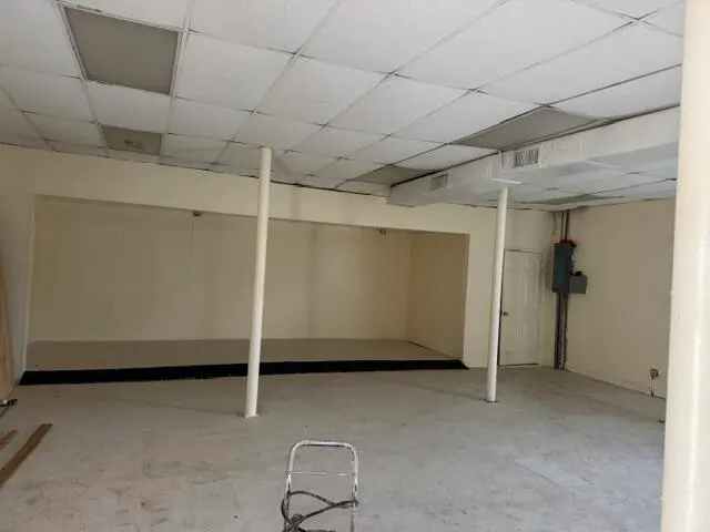 INTERIOR at 190 US HIGHWAY 27, South Bay