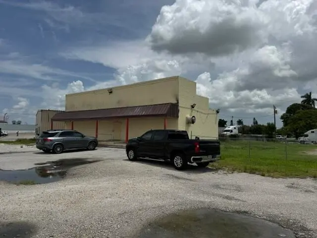 EXTERIOR FRONT at 190 US HIGHWAY 27, South Bay