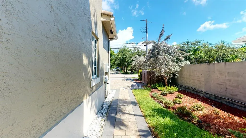 PHOTO 3 at 620 NE 20TH Street 1, Wilton Manors