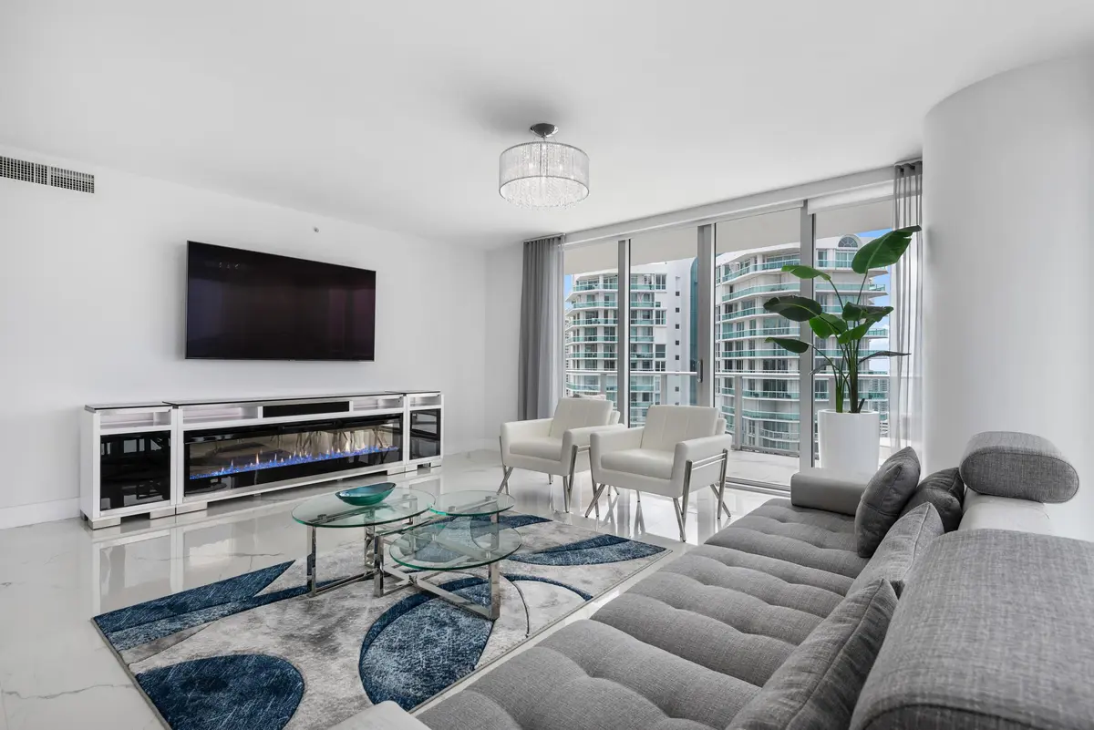 06_300SunnyIslesBlvd_Unit42408_10001_Liv at 300 Sunny Isles Boulevard 4-2408, Sunny Isles Beach