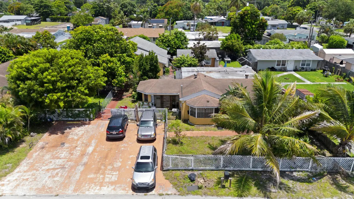 DJI_20260720125037_0732_D at 4373 VENUS Avenue, West Palm Beach