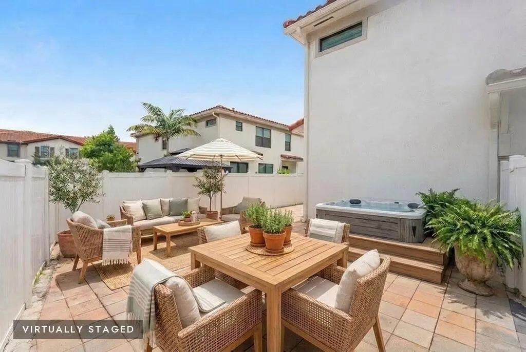 Virtual Patio at 1011 WILLOW Place, Riviera Beach