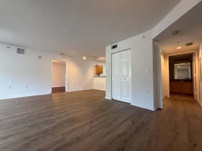 231 SW Palm Drive 107, Port St. Lucie – Condominium for rent