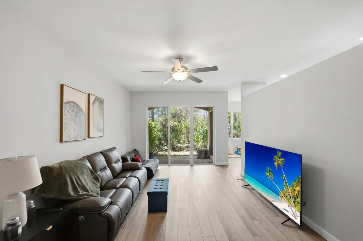 h5yr1j6wh5 at 135 SW WALKING Path, Stuart