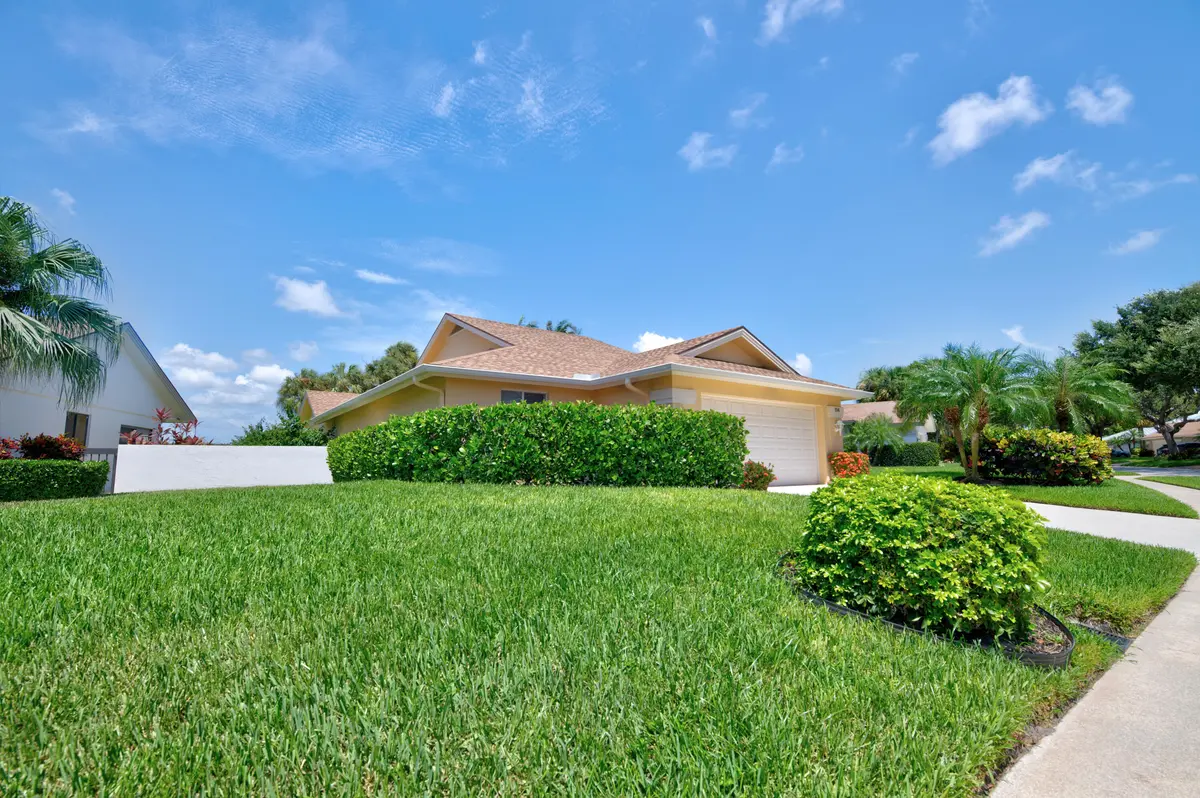 02 Ext Front at 114 Beach Summit Court, Jupiter