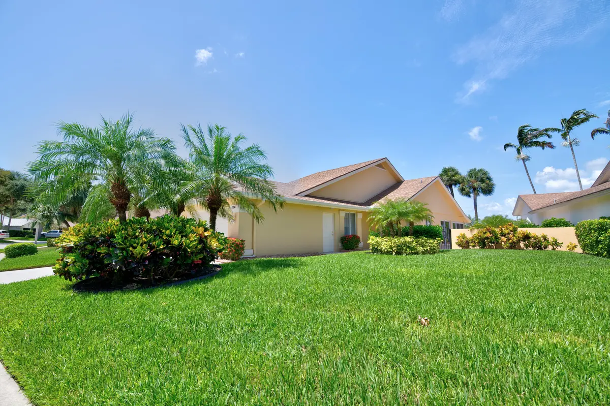 03 Ext Front at 114 Beach Summit Court, Jupiter