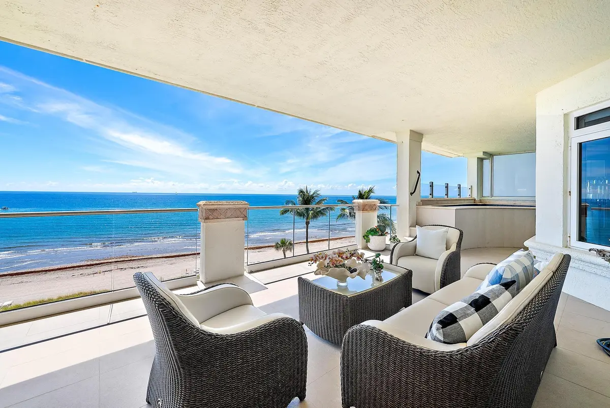 2070 N Ocean Blvd apt 4-18 at 2070 N Ocean Boulevard PH4, Boca Raton