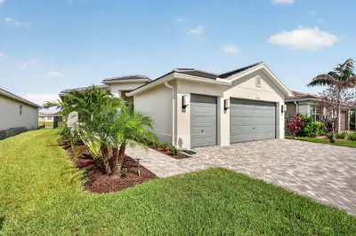 11758 SW Coral Cove Parkway, Port St. Lucie – Single Family Residence for sale