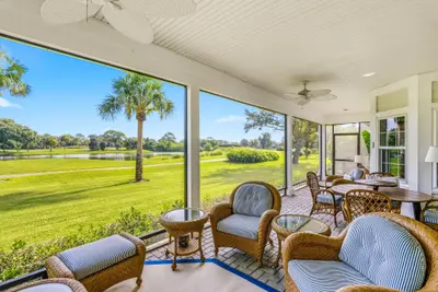 700 SUMMERWOOD Lane, Vero Beach – Single Family Residence for sale