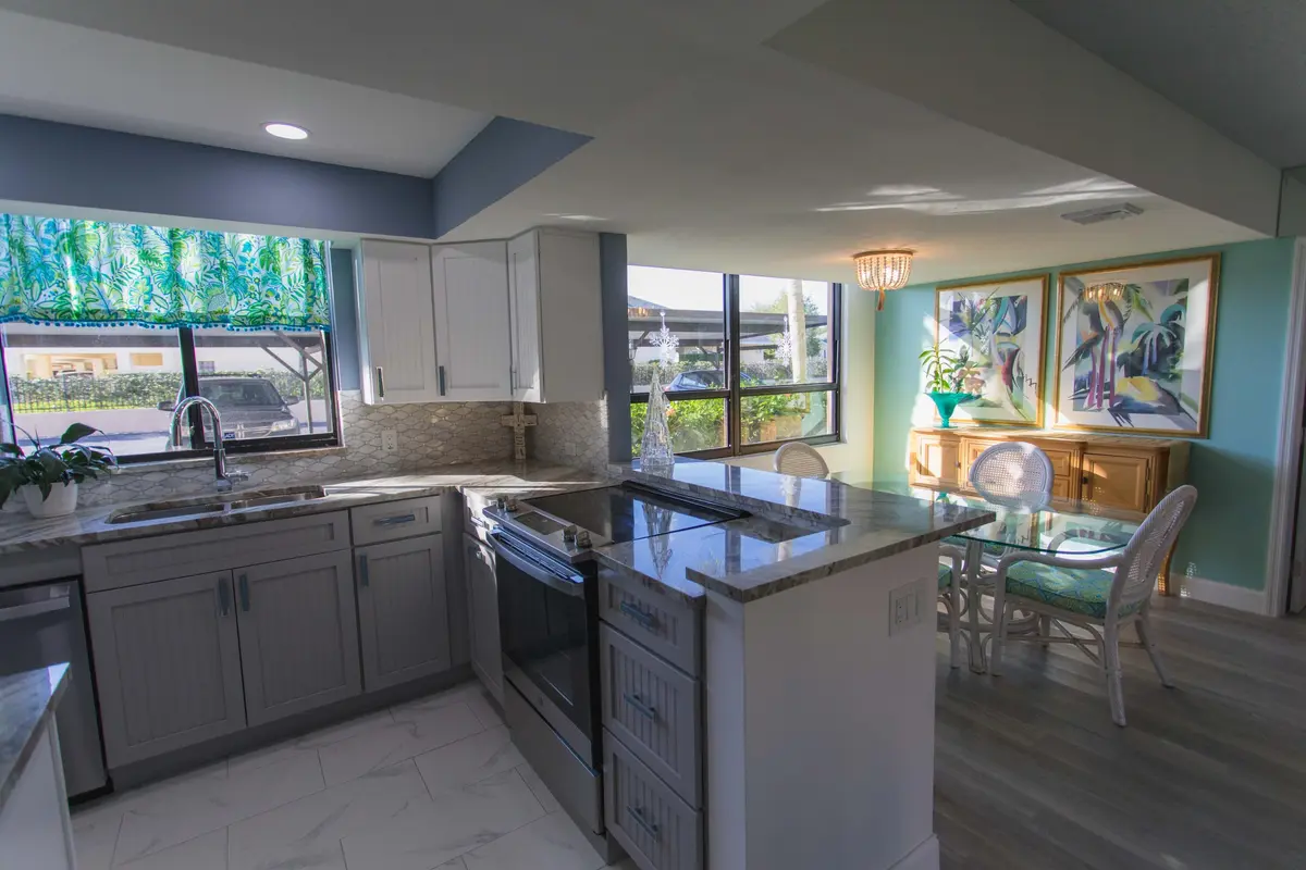 Kitchen.Dining at 3382 NE CAUSEWAY Boulevard 101, Hutchinson Island