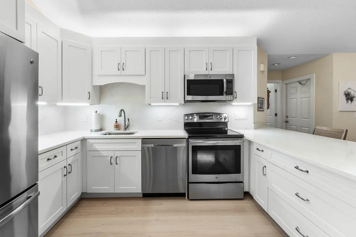 Kitchen at 12584 WOODMILL Drive, Palm Beach Gardens