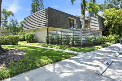 605 6TH Terrace, Palm Beach Gardens – Townhouse for rent