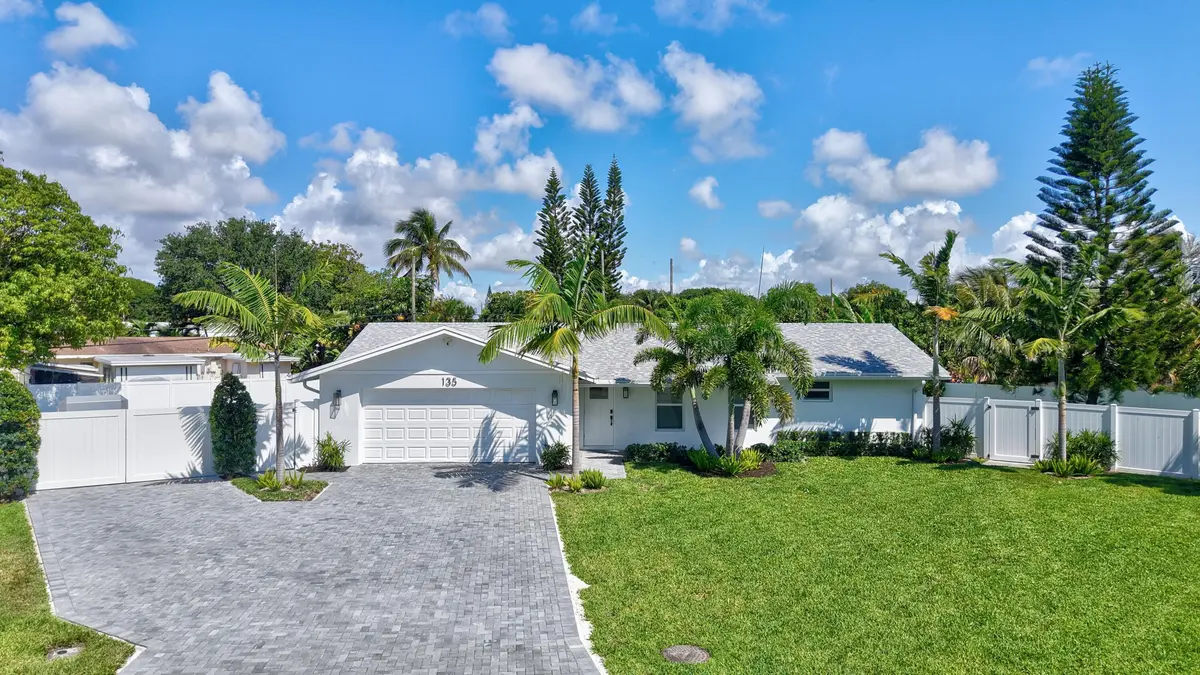 Exterior Front at 135 SE 28th Court, Boynton Beach