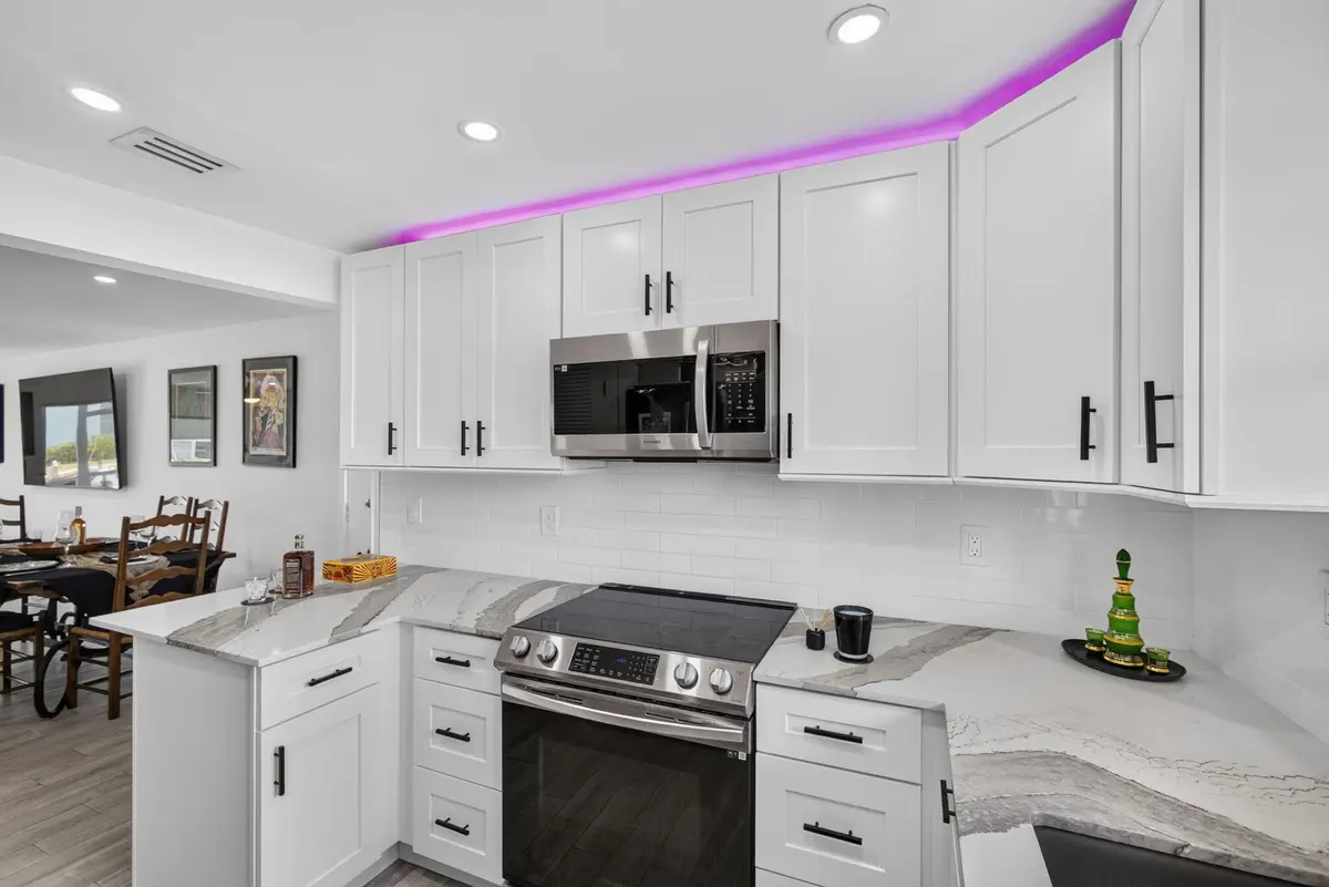 5-web-or-mls-5D1A1436 at 110 Wettaw Lane 106, North Palm Beach