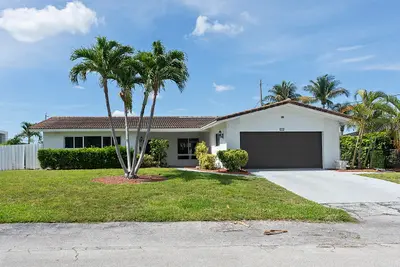 2910 NE 40TH Court, Lighthouse Point – Single Family Residence for rent