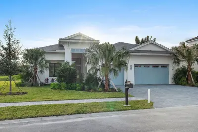 110 SE Via Verona, Port St. Lucie – Single Family Residence for sale