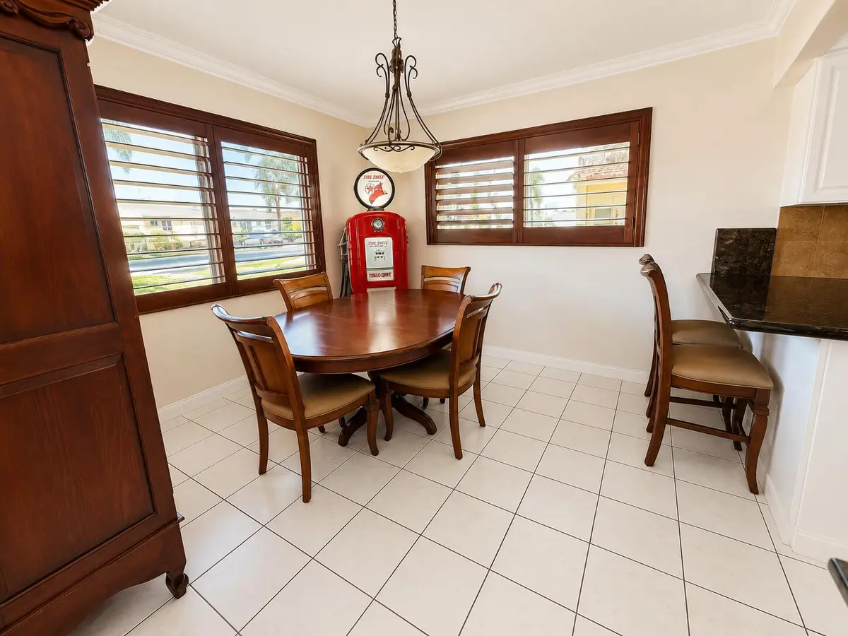 Eat in Kitchen at 1743 RODMAN Street, Hollywood