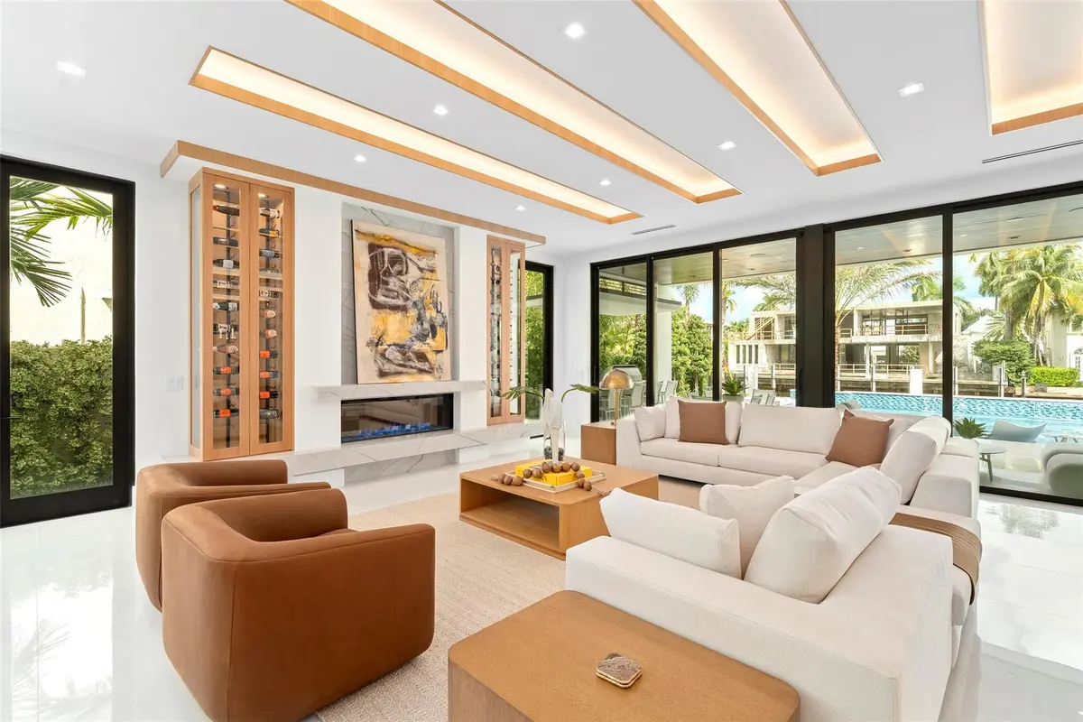 Photo 6 at 24 Fiesta Way, Fort Lauderdale