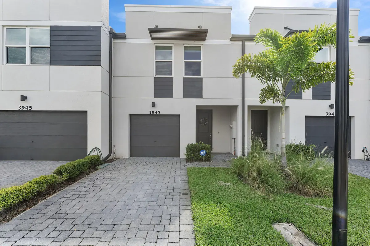 Front of the Property at 3947 SE Mentmore Lane, Stuart