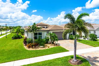 12200 SW SANDPIPER Way, Port St. Lucie – Single Family Residence for sale