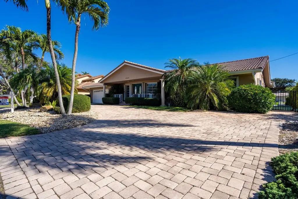 Photo 3 at 3920 NE 27TH Avenue, Lighthouse Point