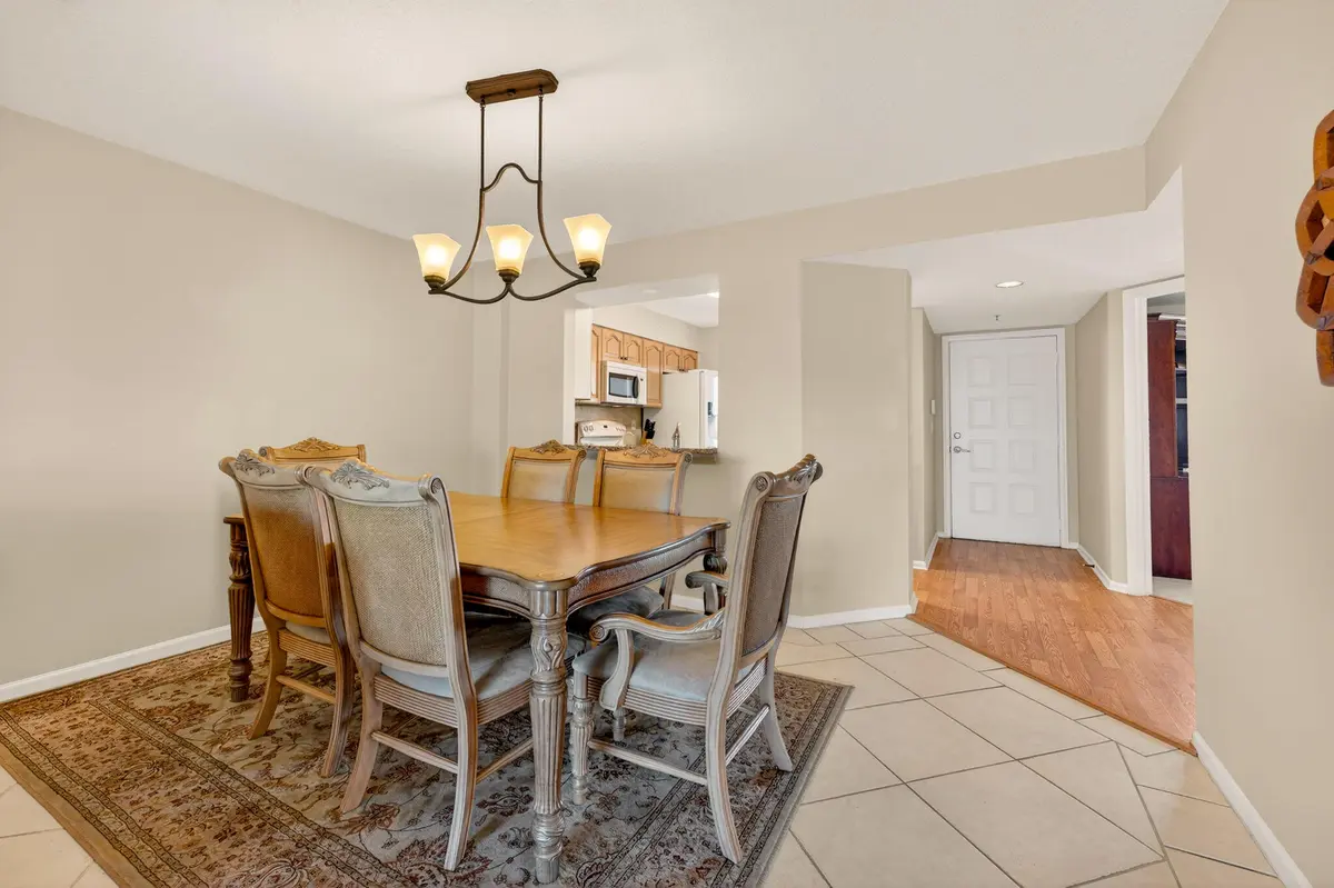 Large Open Dining at 5906 CRYSTAL SHORES Drive 404, Boynton Beach